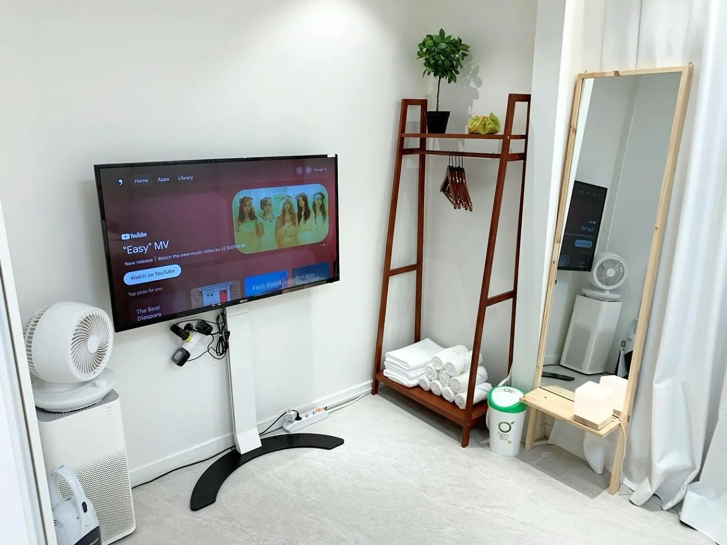 Comma 2, Cozy Semi-Basement Apartment Seoul